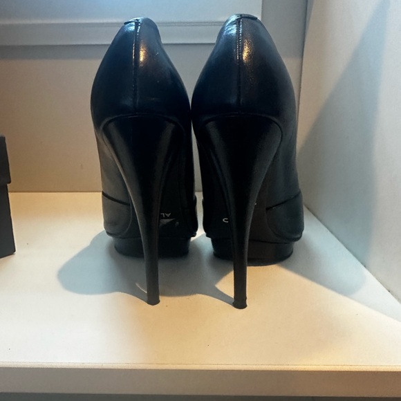 Gently worn a few times Aldo stiletto pumps - Picture 2 of 4